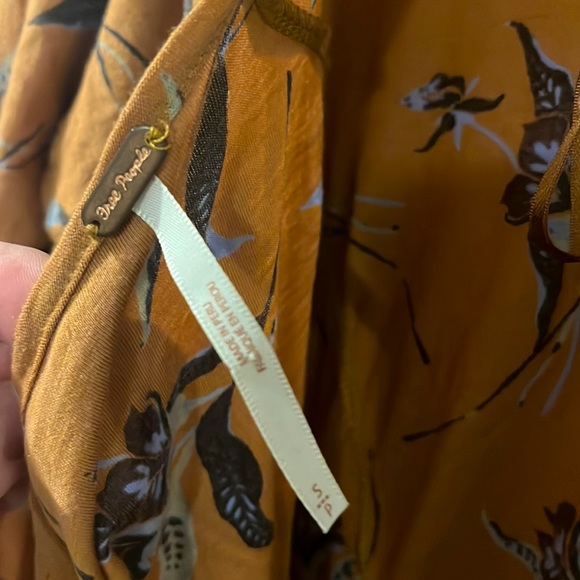 Free People Elsa Modal Blend Floral Top gold tone size small - Picture 4 of 8